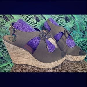 Used women’s platform sandals